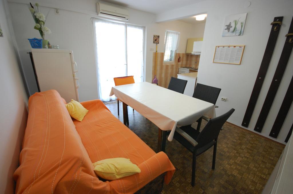 Apartments Jakobi Njivice Bagian luar foto