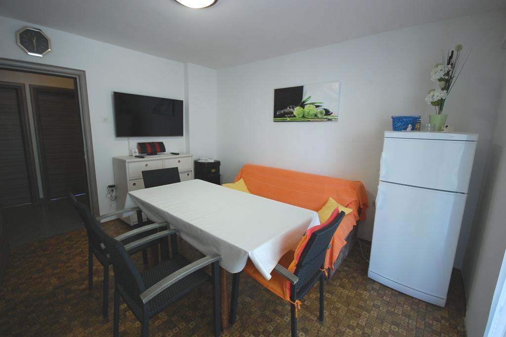 Apartments Jakobi Njivice Bagian luar foto