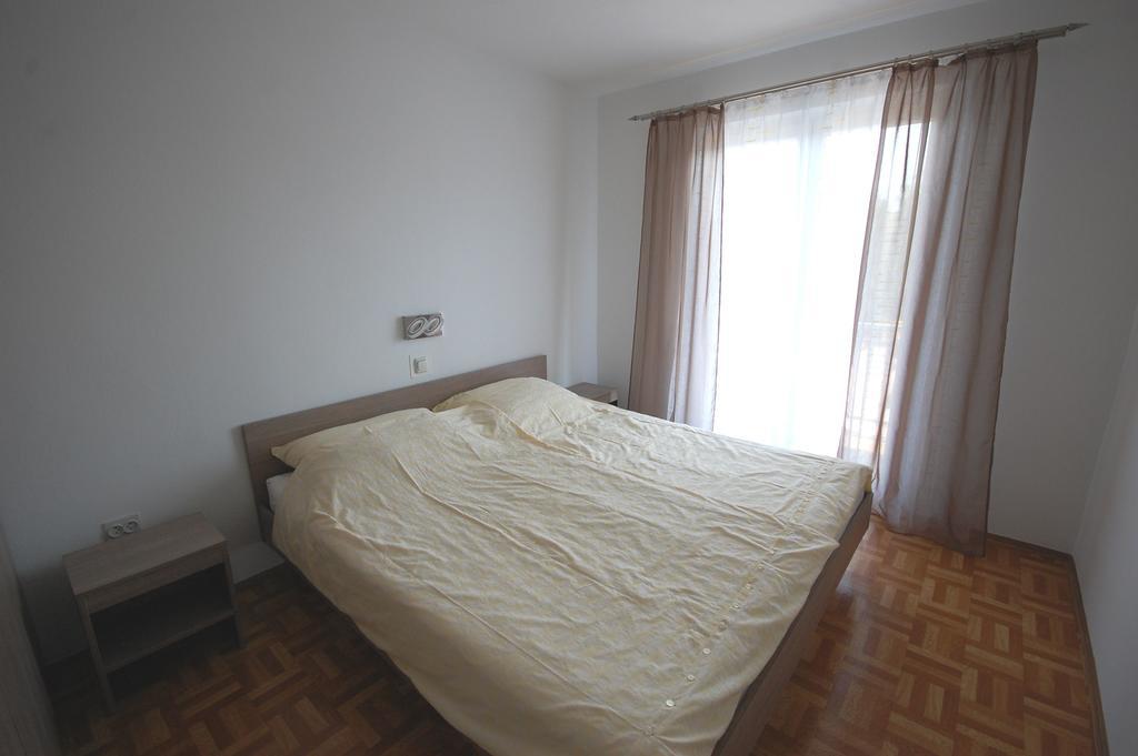 Apartments Jakobi Njivice Bagian luar foto
