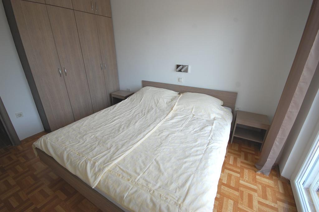 Apartments Jakobi Njivice Bagian luar foto